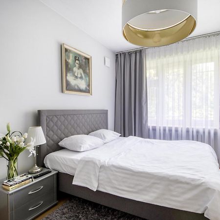 Nr 1 Europa22 Centrum Apartment Old Town Warsaw Stare Miasto Historyczna Kamienica Umiejscowiona W Zabytkowej Czesci Warszawy Obok Parku Multimedialnego I Barbakanu Parking 24H Sniadanie Opcjonaln Breakfast Optional Check In From 14 Pm Parter Ground Bagian luar foto