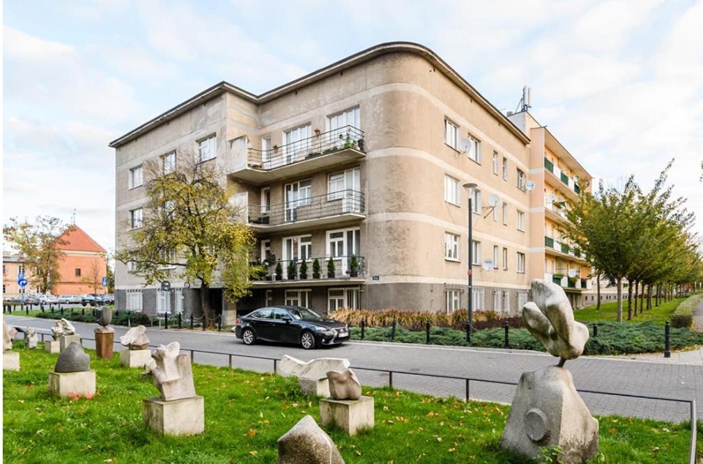 Nr 1 Europa22 Centrum Apartment Old Town Warsaw Stare Miasto Historyczna Kamienica Umiejscowiona W Zabytkowej Czesci Warszawy Obok Parku Multimedialnego I Barbakanu Parking 24H Sniadanie Opcjonaln Breakfast Optional Check In From 14 Pm Parter Ground Bagian luar foto