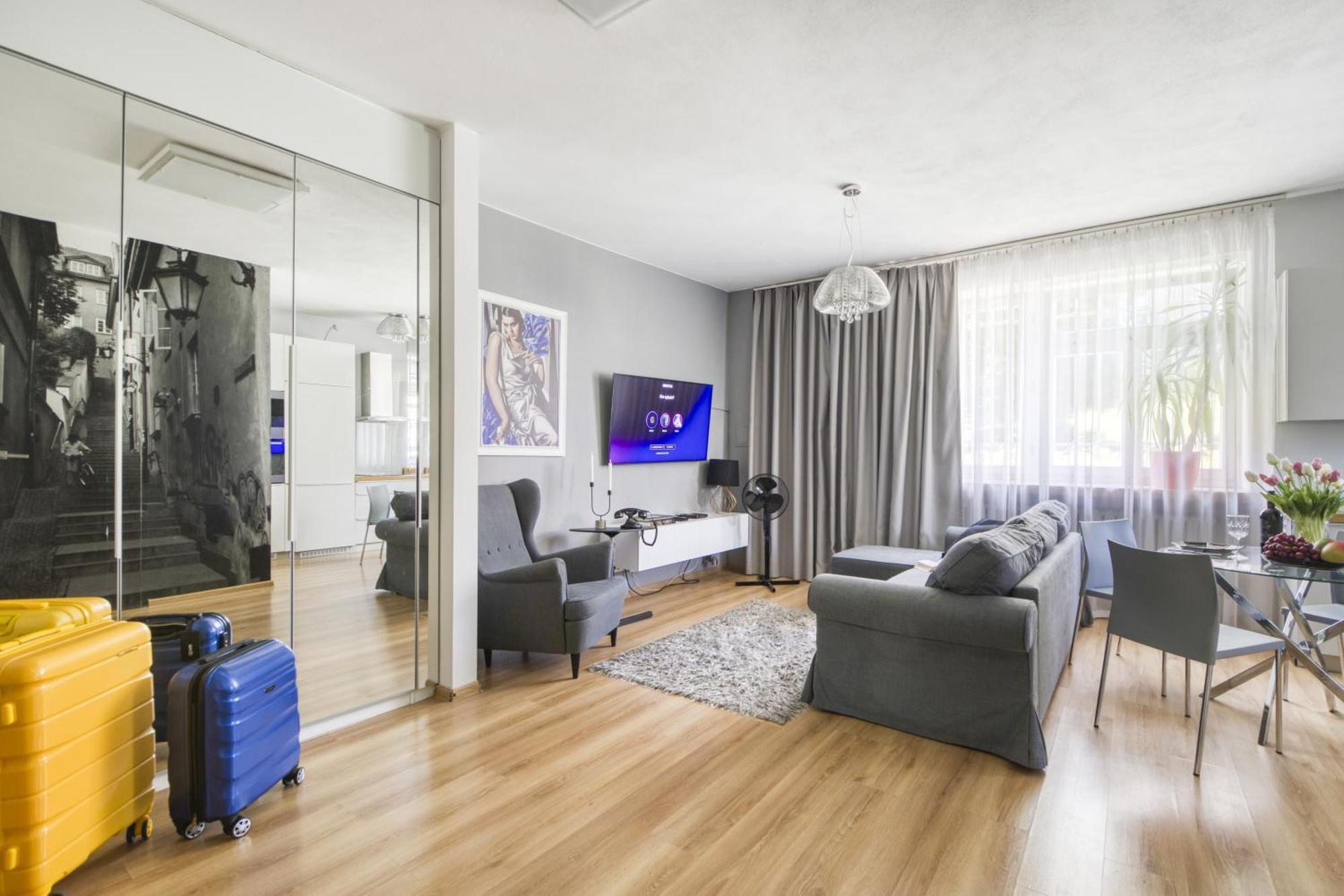 Nr 1 Europa22 Centrum Apartment Old Town Warsaw Stare Miasto Historyczna Kamienica Umiejscowiona W Zabytkowej Czesci Warszawy Obok Parku Multimedialnego I Barbakanu Parking 24H Sniadanie Opcjonaln Breakfast Optional Check In From 14 Pm Parter Ground Bagian luar foto