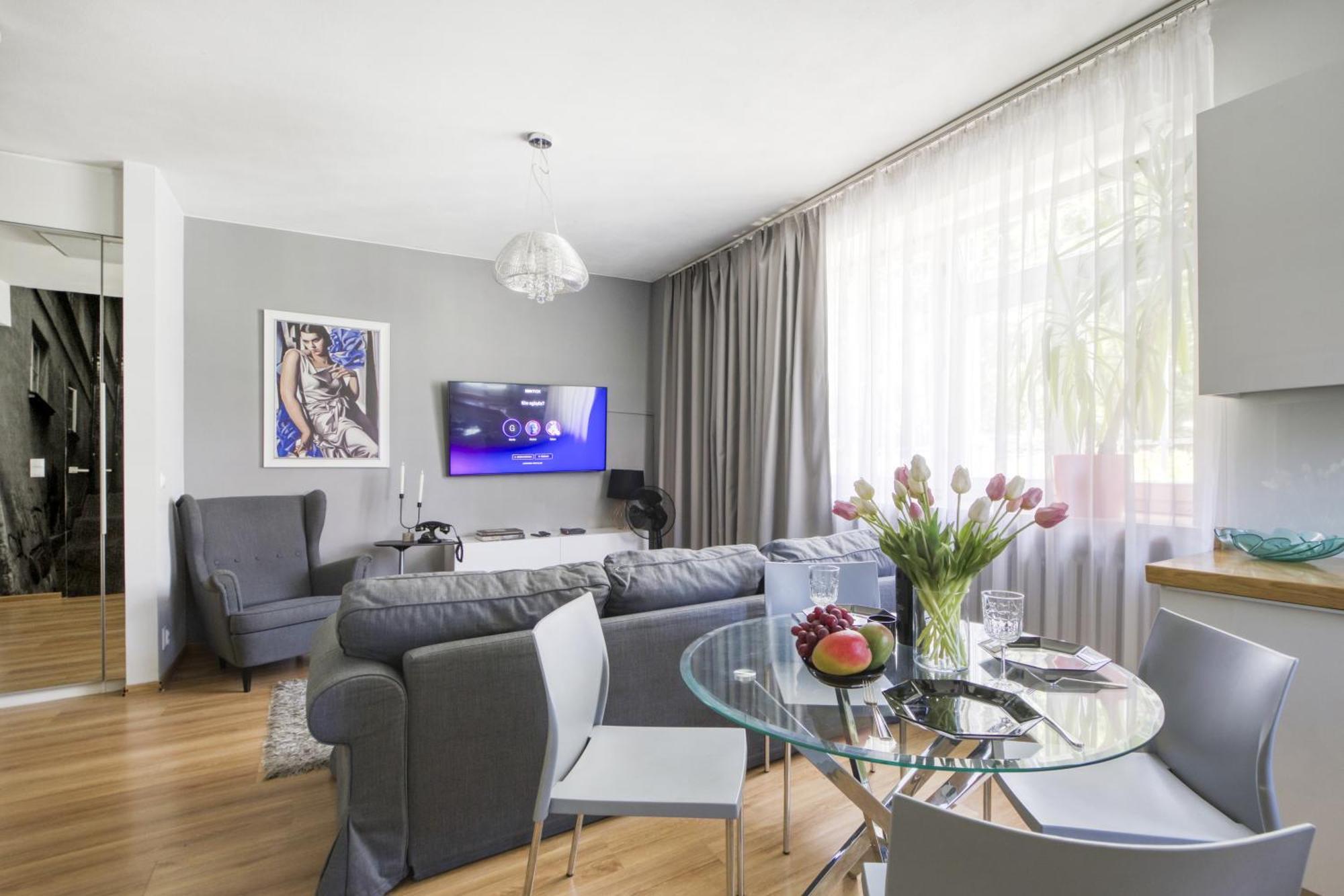 Nr 1 Europa22 Centrum Apartment Old Town Warsaw Stare Miasto Historyczna Kamienica Umiejscowiona W Zabytkowej Czesci Warszawy Obok Parku Multimedialnego I Barbakanu Parking 24H Sniadanie Opcjonaln Breakfast Optional Check In From 14 Pm Parter Ground Bagian luar foto