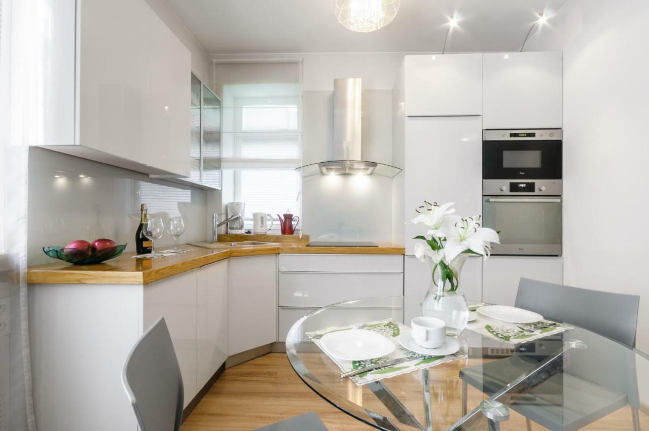 Nr 1 Europa22 Centrum Apartment Old Town Warsaw Stare Miasto Historyczna Kamienica Umiejscowiona W Zabytkowej Czesci Warszawy Obok Parku Multimedialnego I Barbakanu Parking 24H Sniadanie Opcjonaln Breakfast Optional Check In From 14 Pm Parter Ground Bagian luar foto