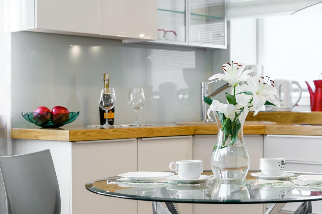 Nr 1 Europa22 Centrum Apartment Old Town Warsaw Stare Miasto Historyczna Kamienica Umiejscowiona W Zabytkowej Czesci Warszawy Obok Parku Multimedialnego I Barbakanu Parking 24H Sniadanie Opcjonaln Breakfast Optional Check In From 14 Pm Parter Ground Bagian luar foto