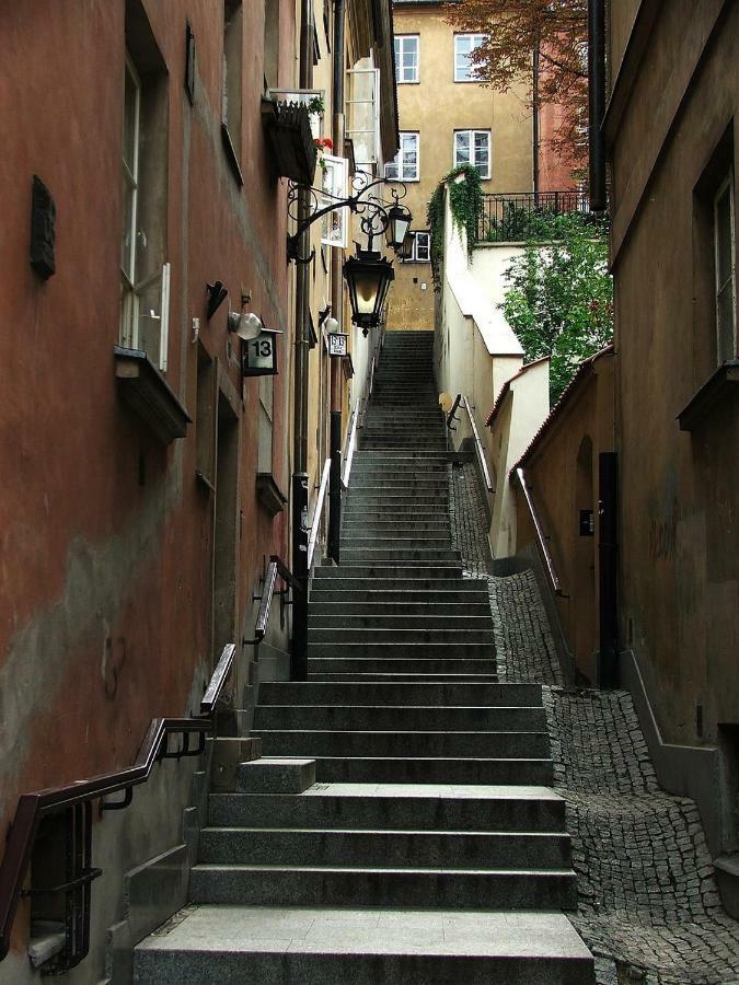 Nr 1 Europa22 Centrum Apartment Old Town Warsaw Stare Miasto Historyczna Kamienica Umiejscowiona W Zabytkowej Czesci Warszawy Obok Parku Multimedialnego I Barbakanu Parking 24H Sniadanie Opcjonaln Breakfast Optional Check In From 14 Pm Parter Ground Bagian luar foto